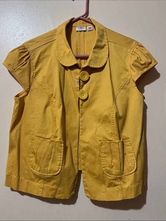 Cato Women Jackets & Blazers - VTG CATO WOMEN / Size 14-16 / Peter Pan Collar / Big Buttons / Pockets / Yellow